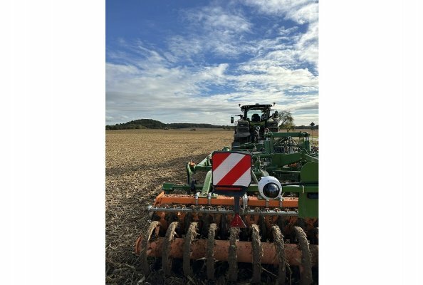 Praxisnahe Datenerhebung mittels Kamera- und Vibrationssensorik im MOTDR-Projekt des Fraunhofer IGD auf dem Innovations-Gut von Thünen.