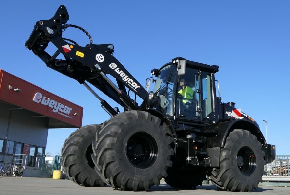 Den weycor Leistungsriesen AR 680 in der Ausführung „Black Edition“ zeigt weycor auf seinem bauma Stand in FN 1016/3.