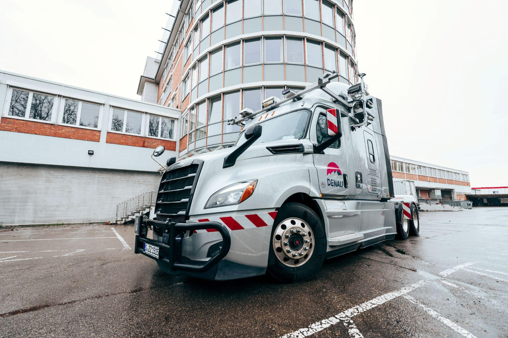 Daimler Truck Tochtergesellschaft Torc Robotics eröffnet Technologie- und Entwicklungszentrum in Stuttgart