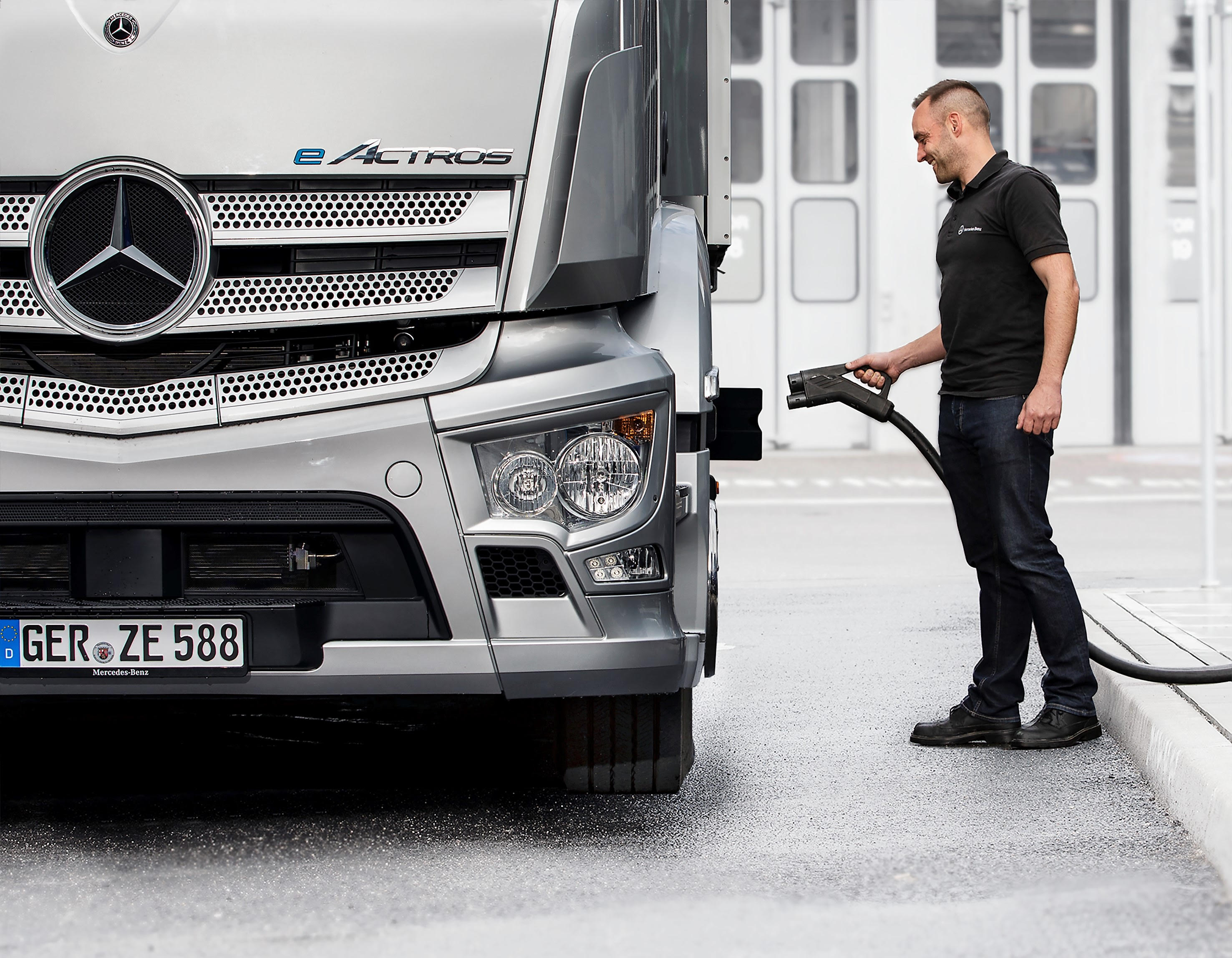  	  Am Mercedes-Benz Trucks Standort in Wörth am Rhein entsteht ein Demo-Ladepark für Elektro-Lkw Kunden. 