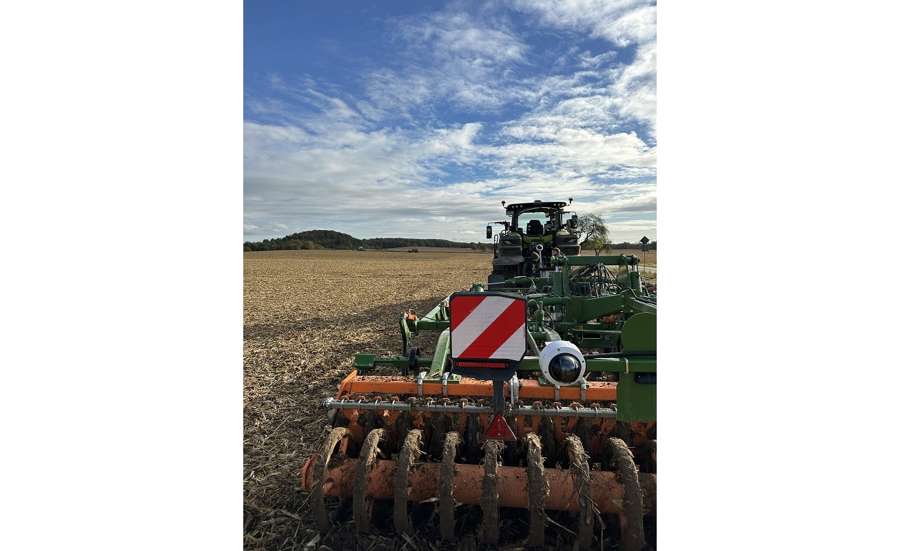 Praxisnahe Datenerhebung mittels Kamera- und Vibrationssensorik im MOTDR-Projekt des Fraunhofer IGD auf dem Innovations-Gut von Thünen.