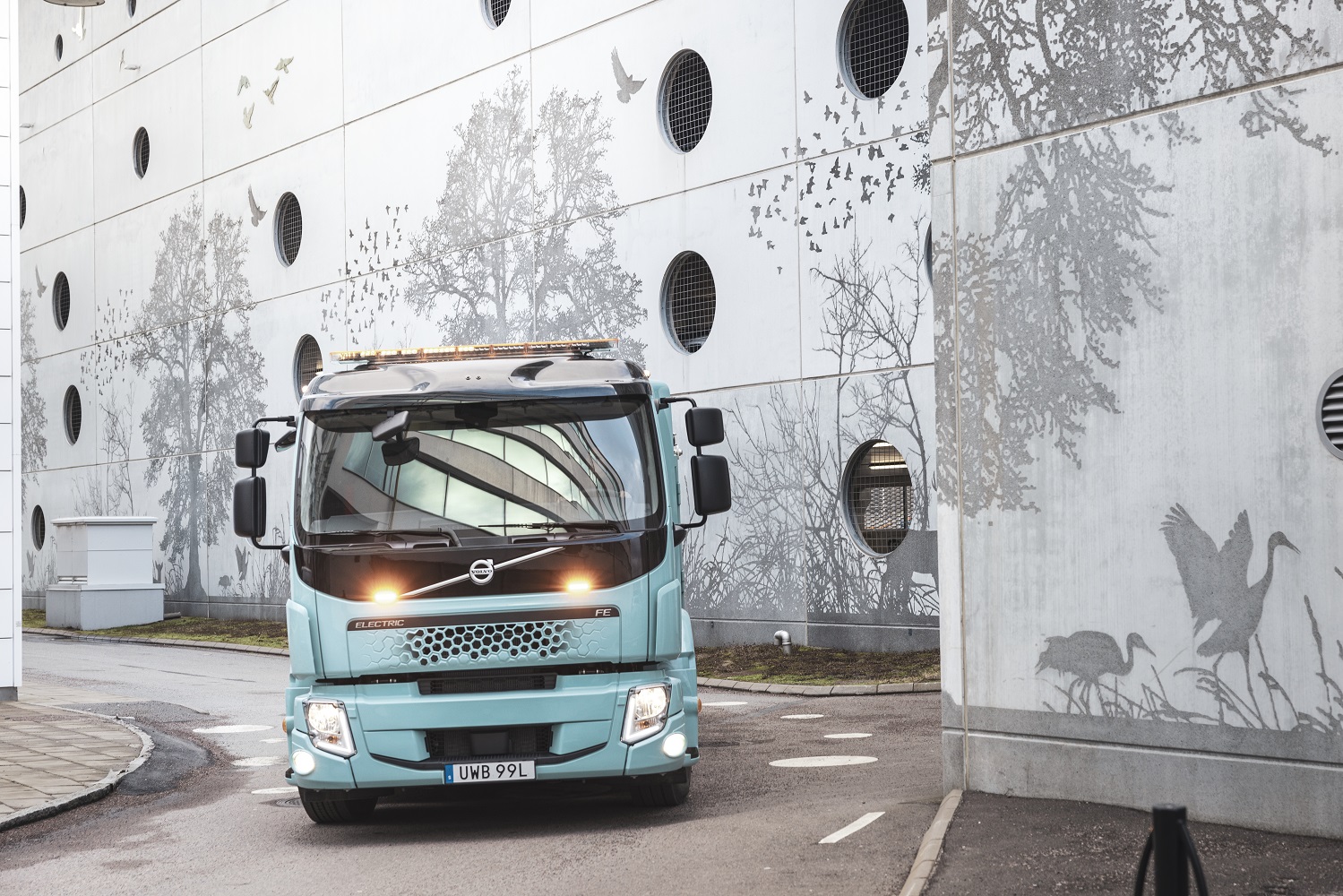 Volvo Trucks zeigt E-Lkw für Entsorgungsbranche bei IFAT 2022