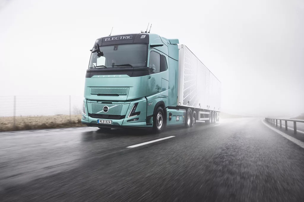 Der neue Elektro-Lkw von Volvo hat eine Reichweite von bis zu 600 Kilometern und seine Batterien können in 40 Minuten aufgeladen werden.