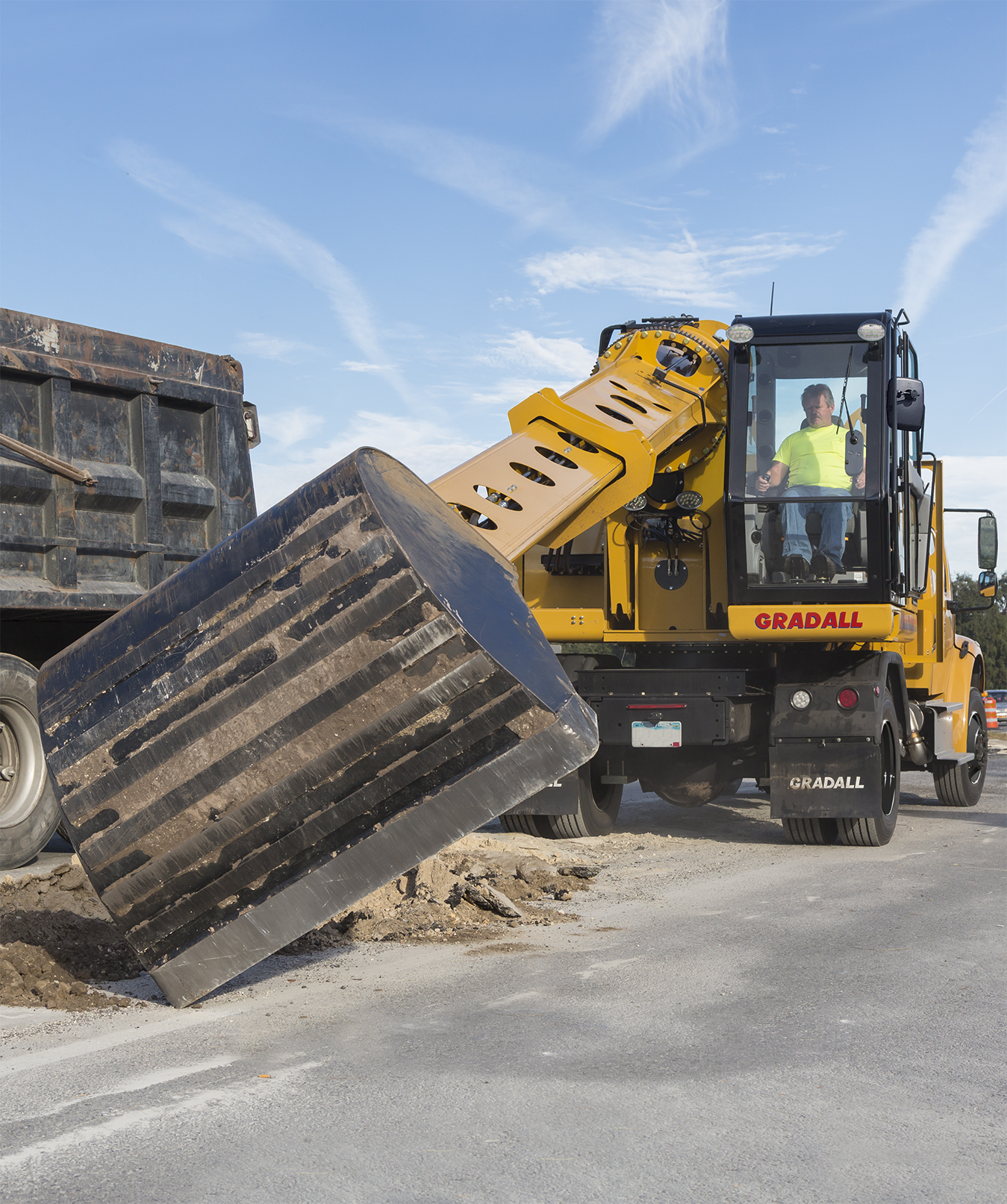 Discovery Series Gradall excavators designed for governemtn needs and ...