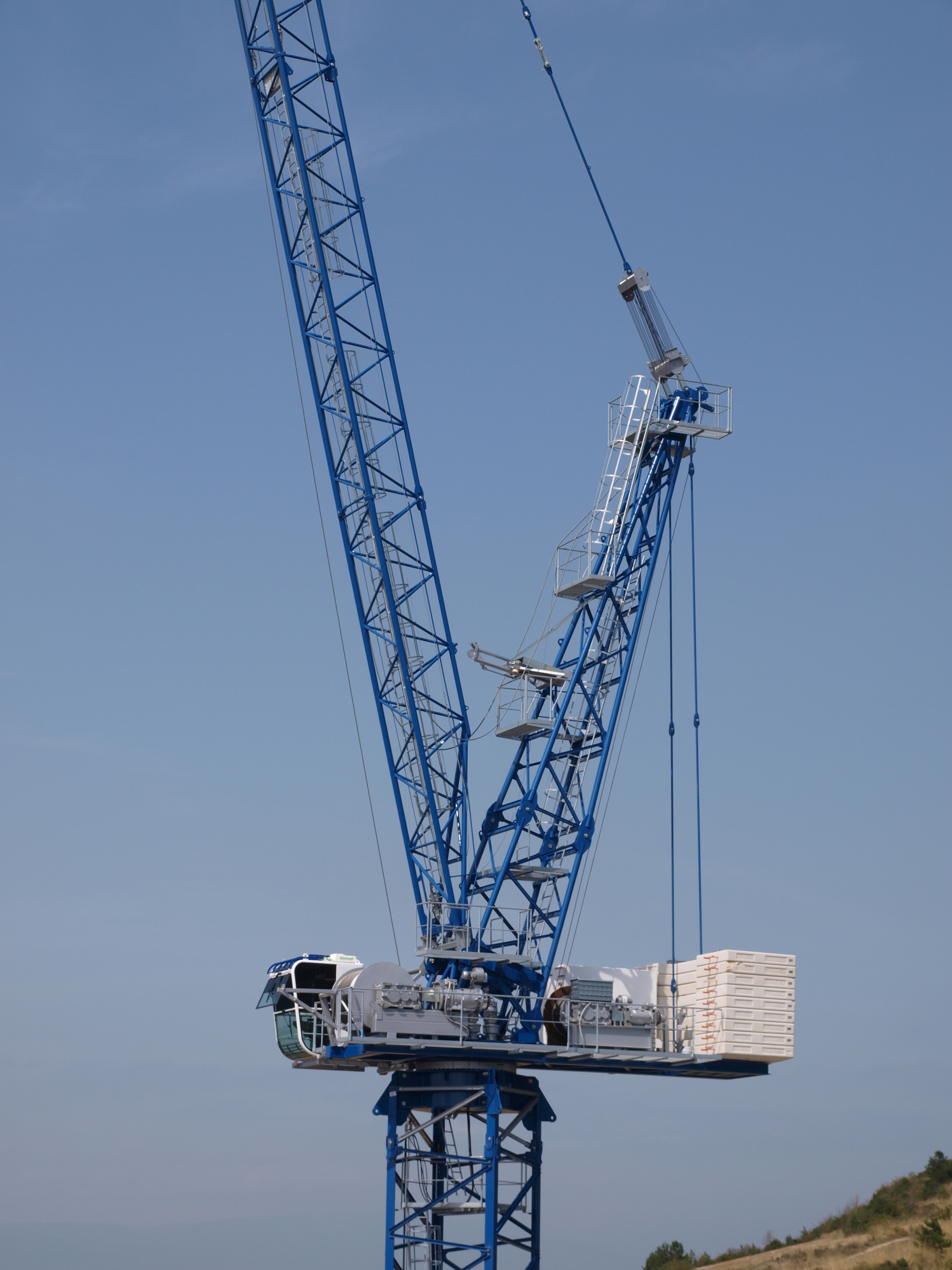 lcl spa equipment on Linden Comansa To Exhibit The Lcl310 Crane At Conexpo Lectura Press